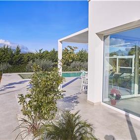 3 bedroom villa with infinity pool, jacuzzi & sauna, Castellammare del Golfo, sleeps 6